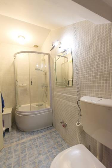Casă individuală cu 6 camere cu Canalizare în Dămăroaia