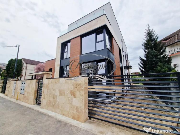 Apartament cu 3 camere semidecomandat în Andrei Mureșanu