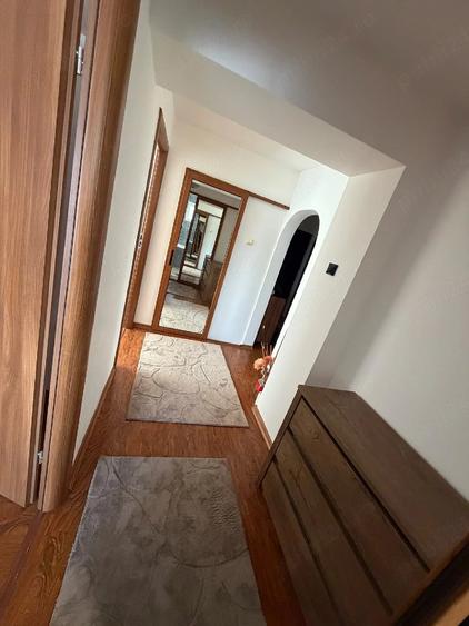 Apartament cu 3 camere decomandat în Mărășești
