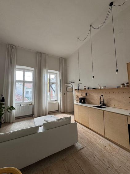 Apartament cu 2 camere semidecomandat, mobilat în Central