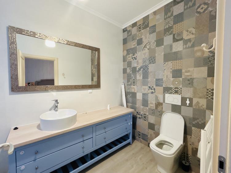 Apartament cu 3 camere decomandat, mobilat în Barbu Văcărescu