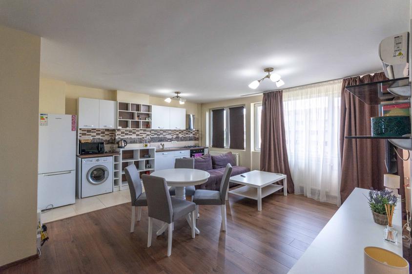 Apartament cu 2 camere semidecomandat în P-ța Unirii