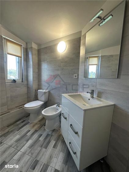 Casă cu 4 camere cu Teren 1000 Mp în Bucium