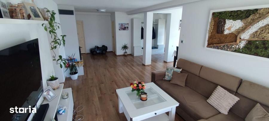 Casă cu 4 camere cu Teren 700 Mp în Central