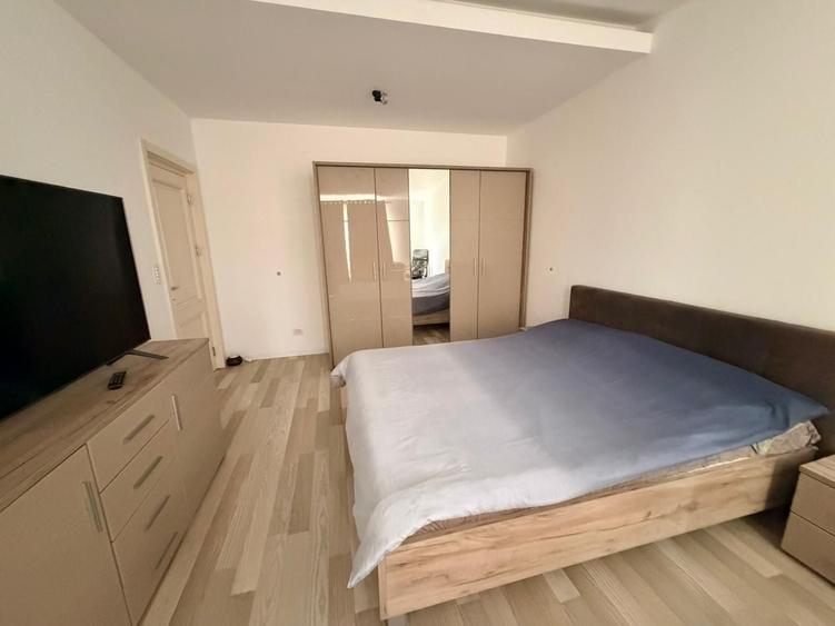 Apartament cu 3 camere decomandat, mobilat în Valea Lupului