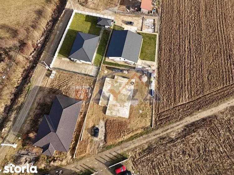 Teren de 1000 mp, în Coltău