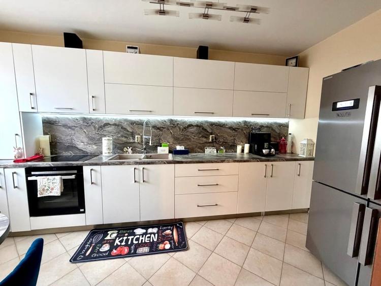 Duplex cu 3 camere cu Canalizare în Micești