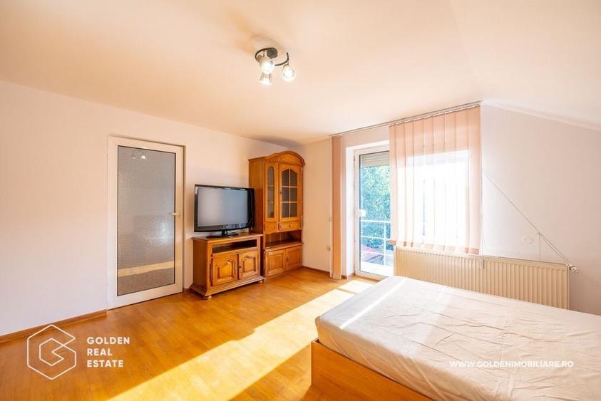 Casă individuală cu 5 camere cu Canalizare în Podgoria
