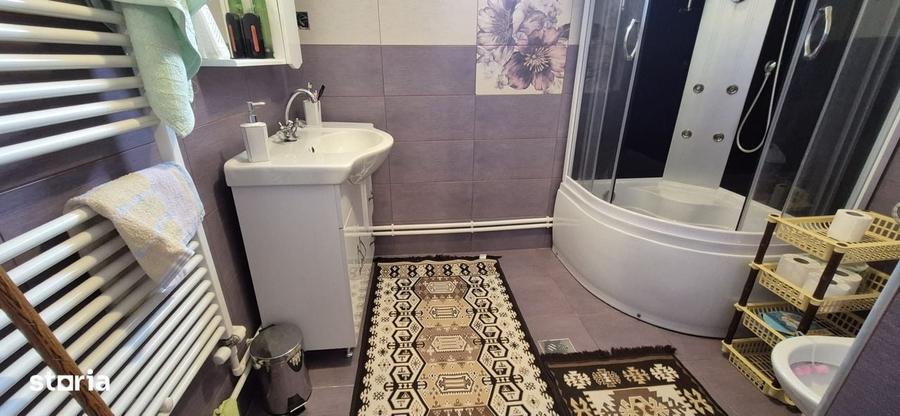 Casă cu 3 camere în Gârdani