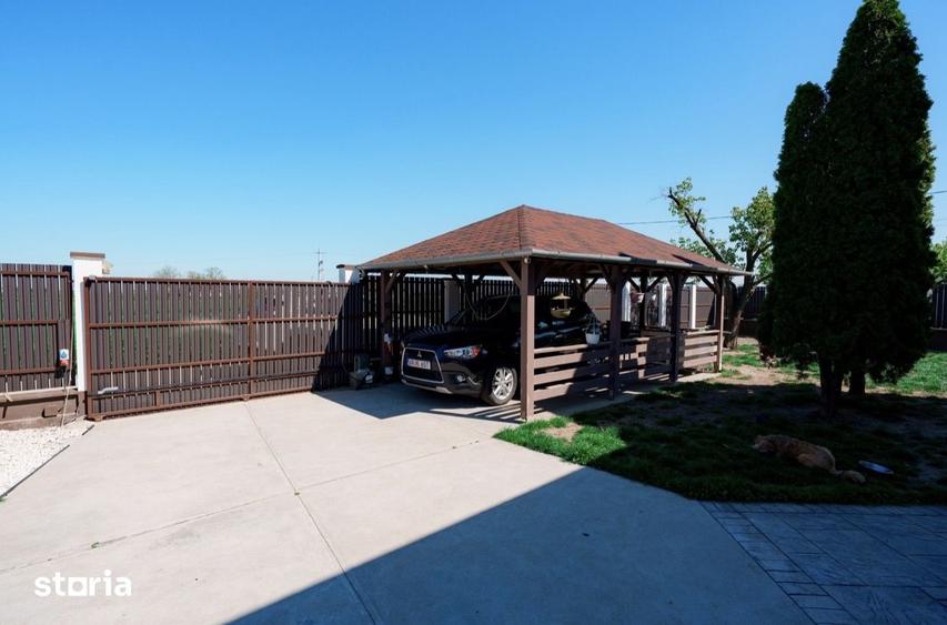 Casă cu 6 camere cu Teren 3700 Mp în Central