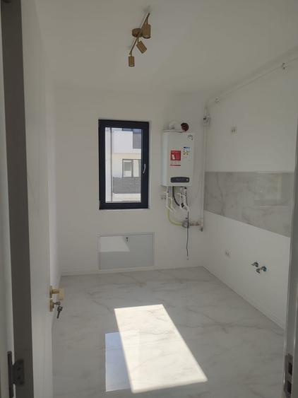 Apartament cu 2 camere decomandat în Est
