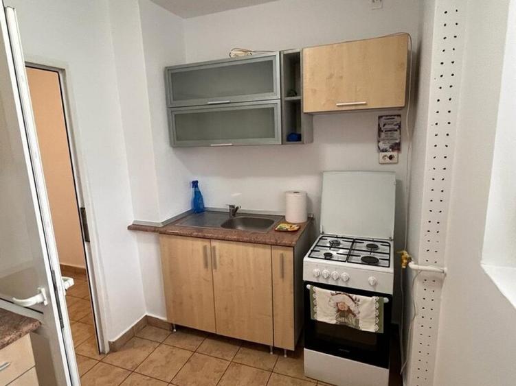 Apartament cu 3 camere semidecomandat în Câmpia Libertății