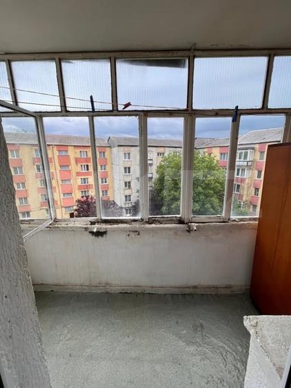 Garsonieră practică, mobilată și bine compartimentată - 8