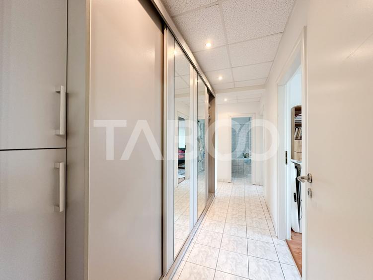 Apartament cu 4 camere semidecomandat, mobilat în Hunedoara