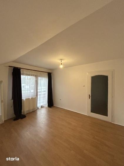 Casă cu 4 camere cu Teren 180 Mp în Florești
