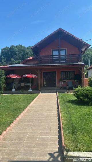 Casă cu Teren 827 Mp în Glâmbocu