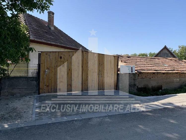 Teren Construcții intravilan de 2200 mp, în Pâclișa