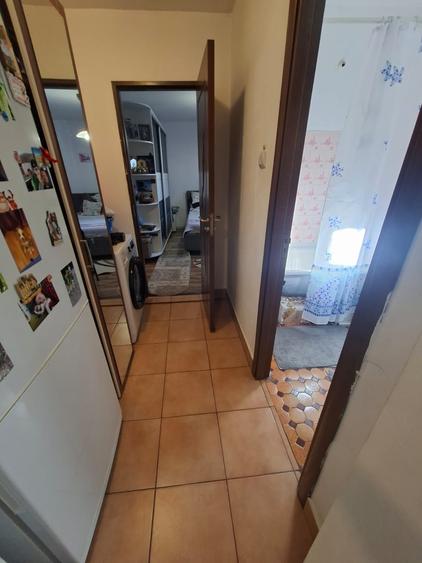 Apartament cu 2 camere decomandat în Baza 3