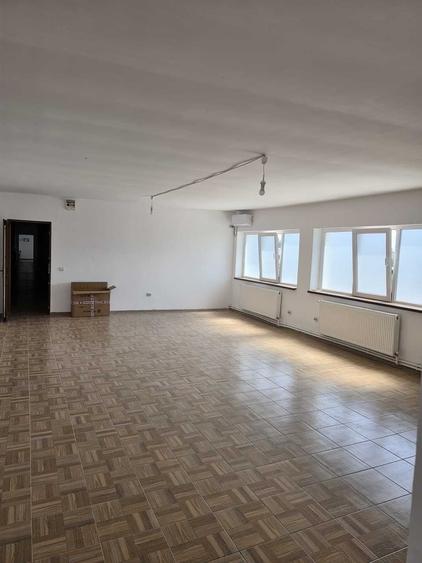 Spațiu comercial, de 75 mp, în Central