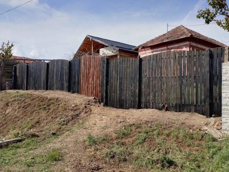 Casă cu 3 camere cu Teren 1100 Mp în Bădoși