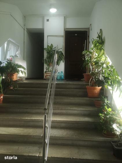 Apartament cu 3 camere decomandat în Militari