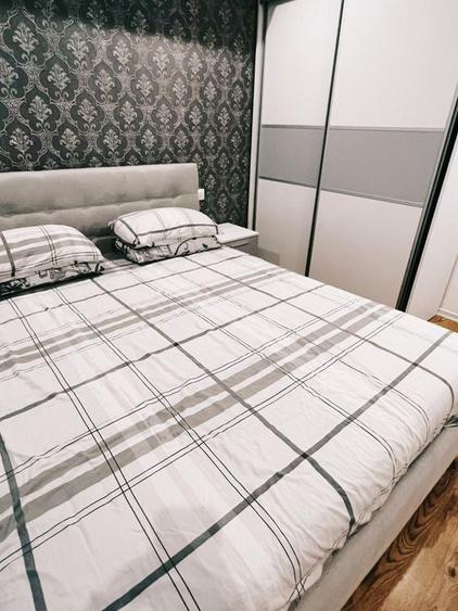 Apartament cu 3 camere decomandat în Ștefăneștii de Jos