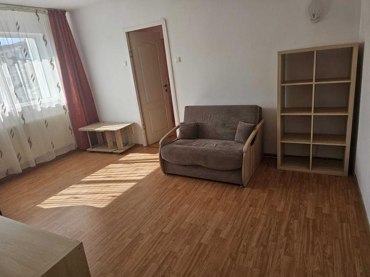 Apartament cu 2 camere nedecomandat în Mihai Bravu