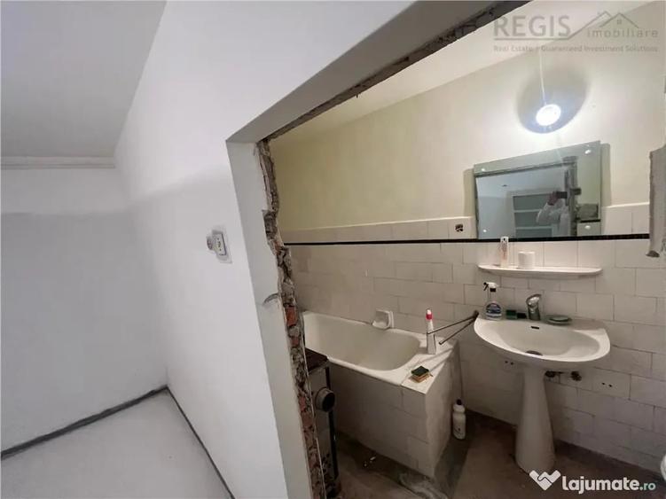 Casă cu 5 camere cu Teren 1590 Mp în Schei