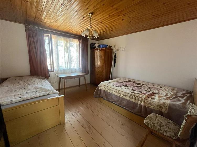 Casă individuală cu 2 camere cu Teren 2297 Mp în Fughiu