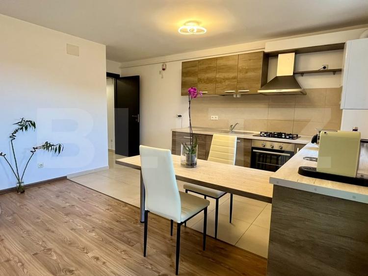 Apartament cu 2 camere decomandat, mobilat în Tractorul