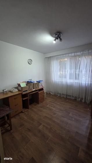 Apartament cu 3 camere în Micro 1
