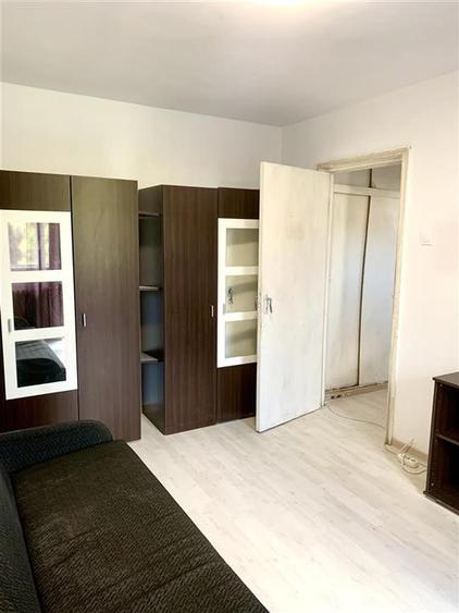 Apartament cu 2 camere semidecomandat în Rogerius