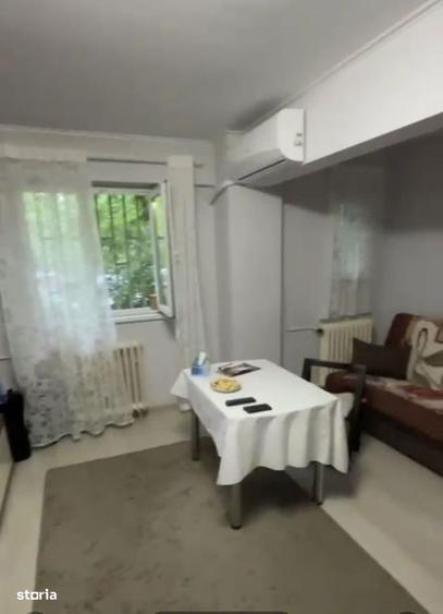 Garsonieră decomandată, mobilată în Drumul Taberei