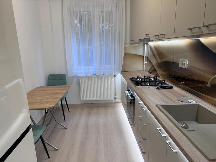 Apartament cu 2 camere semidecomandat în Tomis III