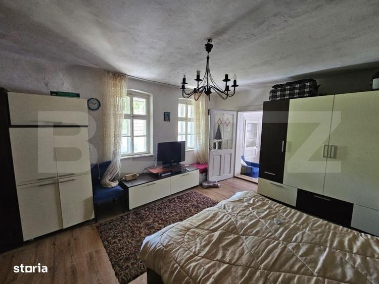 Casă cu 4 camere în Laz