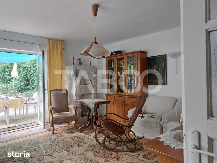 Casă cu 6 camere cu Teren 1100 Mp în Central