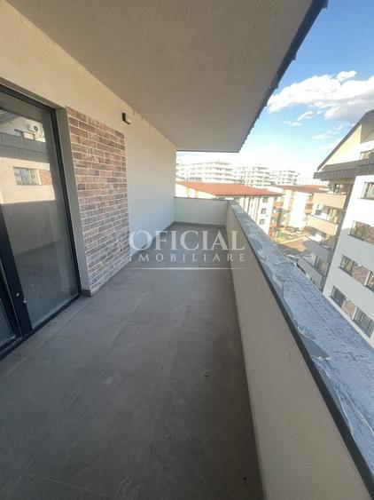 Apartament cu 3 camere semidecomandat în Florești