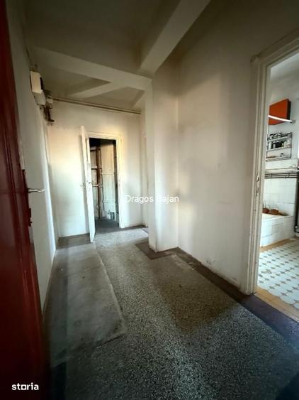Apartament cu 3 camere în Calea Victoriei