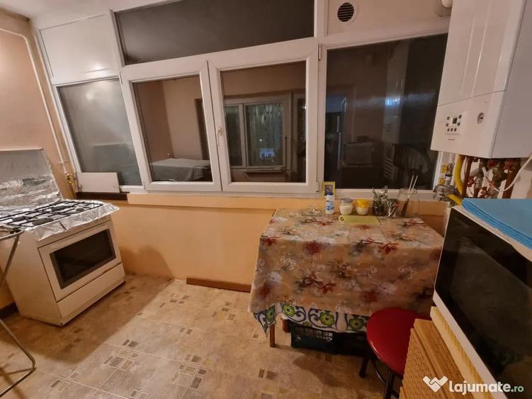 Apartament cu 3 camere decomandat în Nord