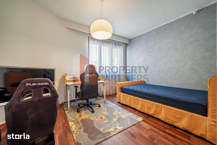 Casă cu 7 camere cu Teren 215 Mp în Centrul Istoric