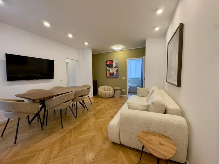 Apartament cu 4 camere circular în Universitate