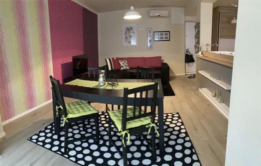 Apartament cu 2 camere decomandat, mobilat în Aradului