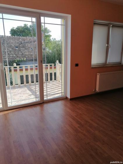 Casă cu 6 camere cu Teren 2255 Mp în Cenad