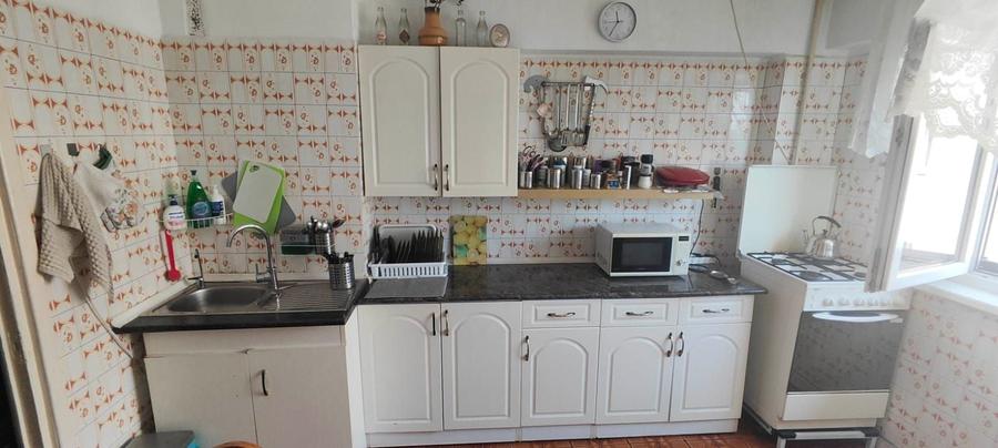 Apartament cu 4 camere decomandat, mobilat în Turda