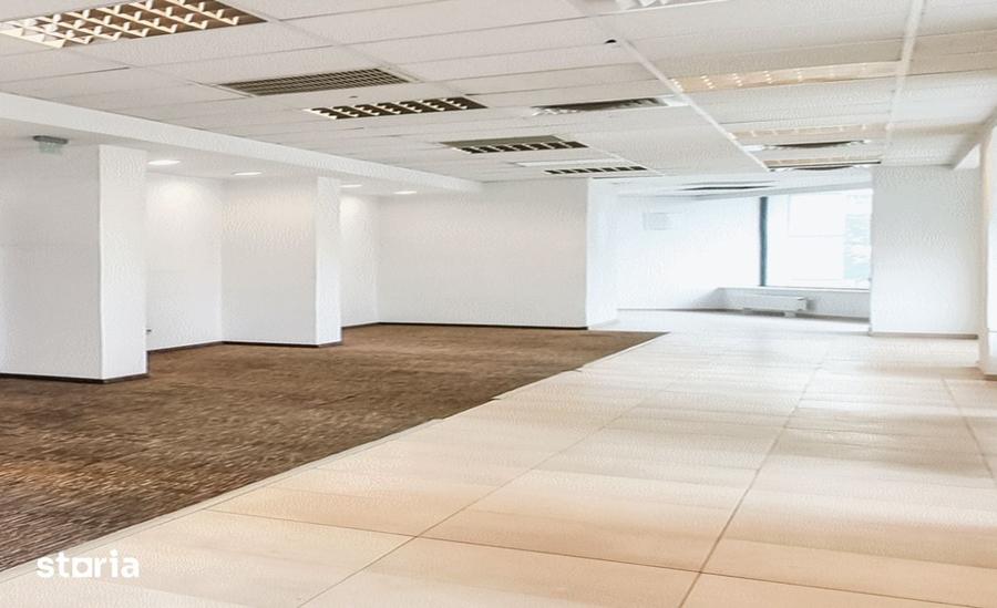 Spațiu comercial, de 195 mp, în Centrul Civic