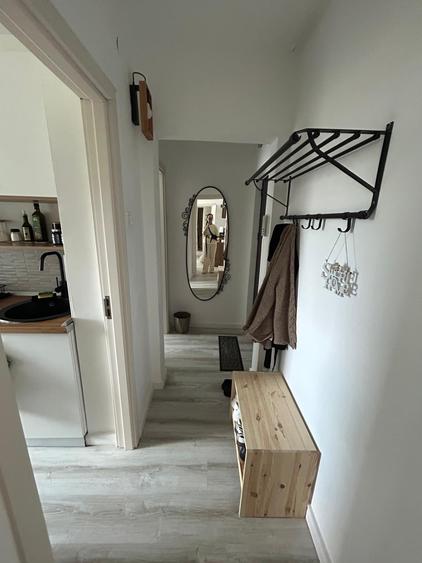 Apartament cu 3 camere semidecomandat în Drumul Taberei