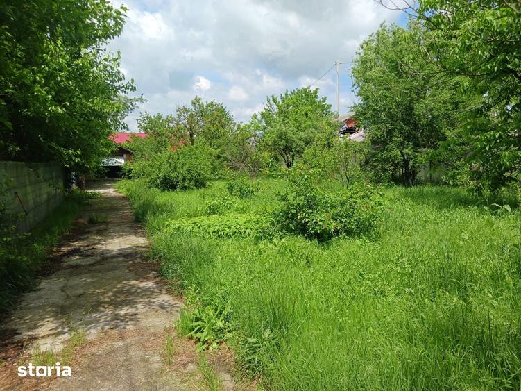 Casă cu 5 camere cu Teren 2100 Mp în Stoenești