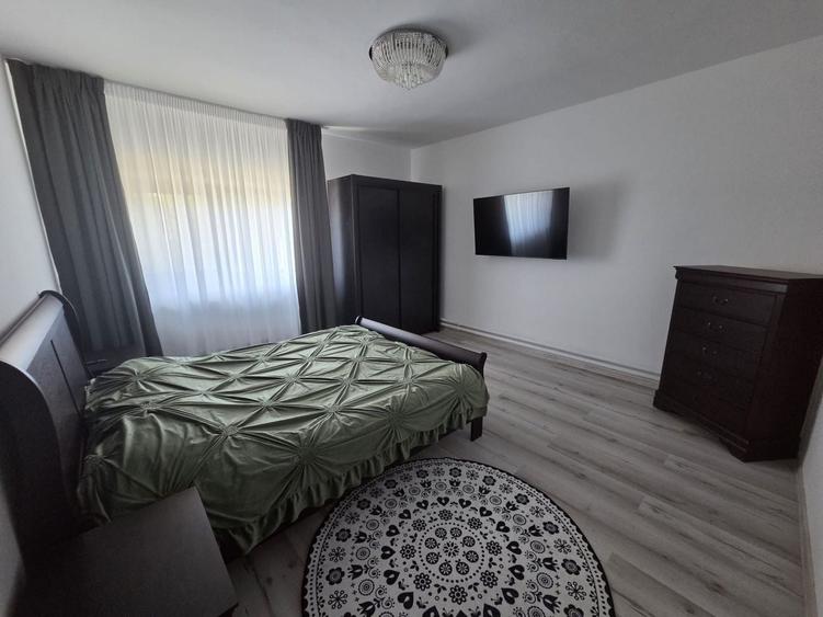 Casă individuală cu 6 camere cu Canalizare în Rediu