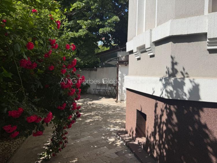 Casă individuală cu 15 camere cu Canalizare în Kiseleff
