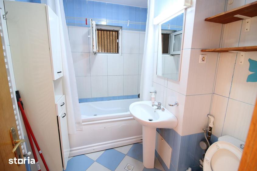 Apartament cu 3 camere decomandat în Faleză